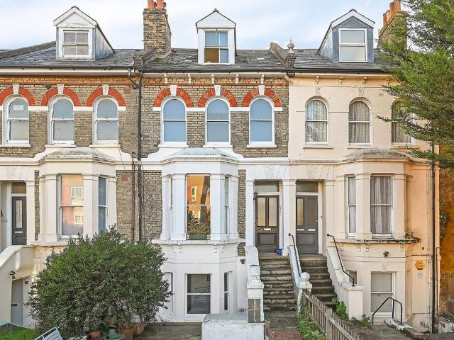 Linden Grove, London SE15 2 bed flat to rent £2,500 pcm £577 pw