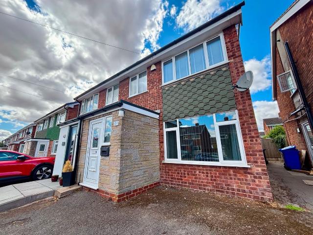 Linden Road, Burton On Trent DE13, 3 bed property to rent, £1,200 pcm | PrimeLocation