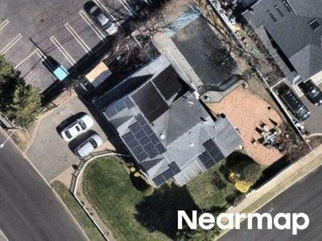 Lindenmere Dr