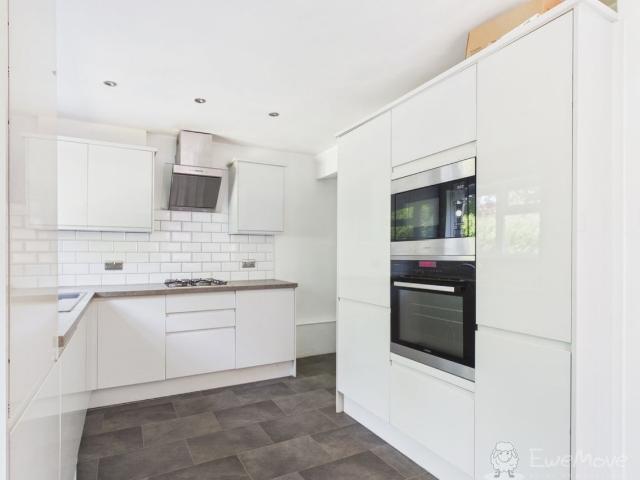 Lindfield Estate North, Wilmslow SK9, 2 bed end terrace house to rent, £1,250 pcm | PrimeLocation