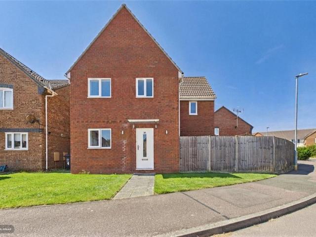 Lindisfarne Way, Kettering NN14 4 bed terraced house to rent £1,350 pcm £312 pw