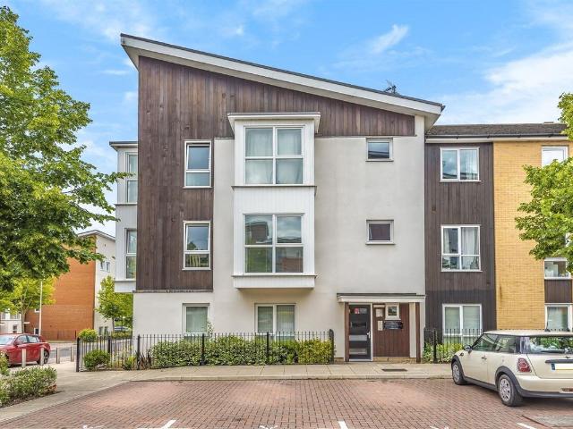 Lindisfarne Way, Reading RG2, 2 bed flat to rent, £1,550 pcm | PrimeLocation