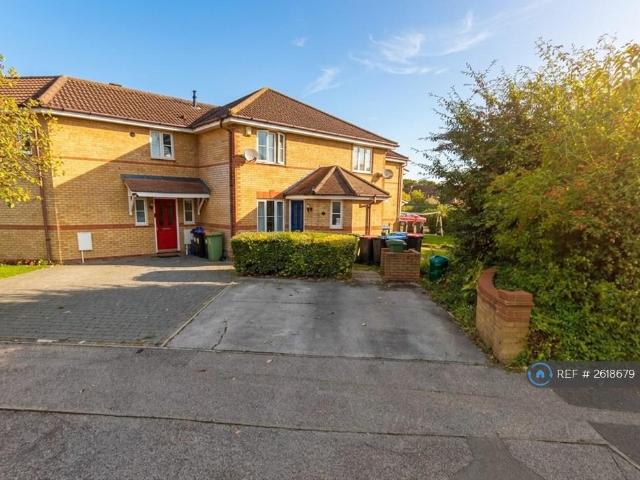 Lindisfarne Drive, Milton Keynes, MK10 2 bed terraced house to rent £1,300 pcm £300 pw