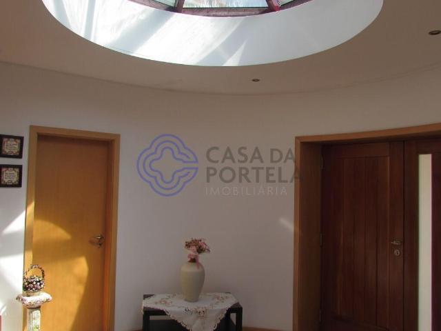 Lindíssima Moradia T6 de quatro frentes