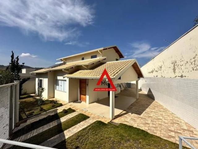 Lindíssima casa à venda com 3 quartos, sendo duas suítes, bairro pinheirinho no loteamento Bem me qu