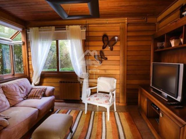 LINDÍSSIMA CASA NO CONDOMÍNIO SAINT MORITZ EM GRAMADO