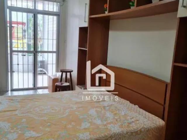 Oportunidade: Amplo 3 Quartos com Suíte no Coração de Itapuã – A Meia Quadra do Mar!