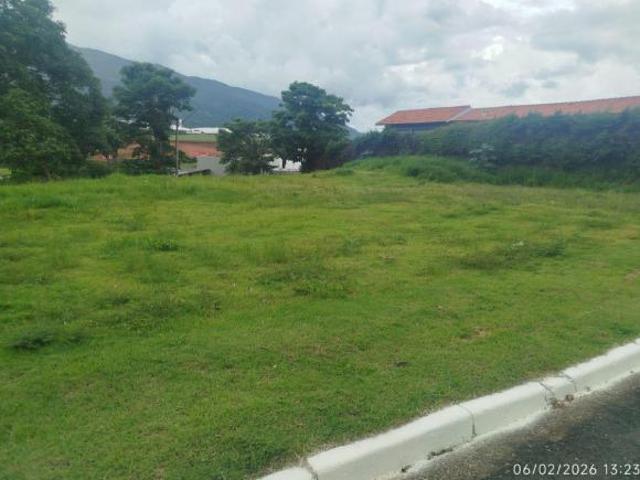 lindo terreno no condomio recanto das aguas extrema