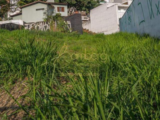 Lindo terreno Comercial de 900m² com frente para a Avenida !