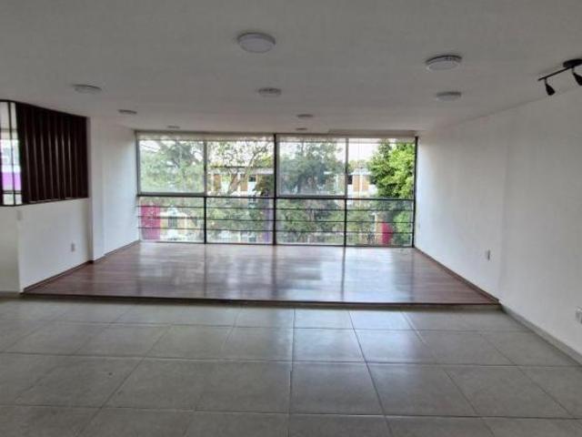 Lindo y recién remodelado depa con uso de suelo comercial y habitacional