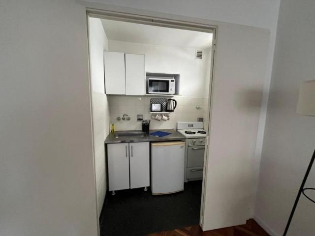 Lindo ambiente amoblado con kitchinette y baño completo Recoleta