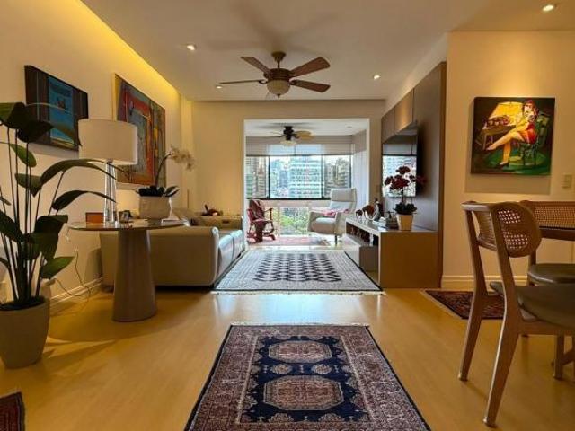 Lindo Apartamento a venda Semimobiliado de 2 Quartos no Bairro Petrópolis, Porto