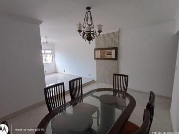 Lindo apartamento a 50 metros da praia com três dormitórios, uma suíte