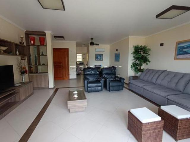 Lindo apartamento com 3 suítes e varanda gourmet, pertinho do mar, na praia da Enseada em Ubatuba!
