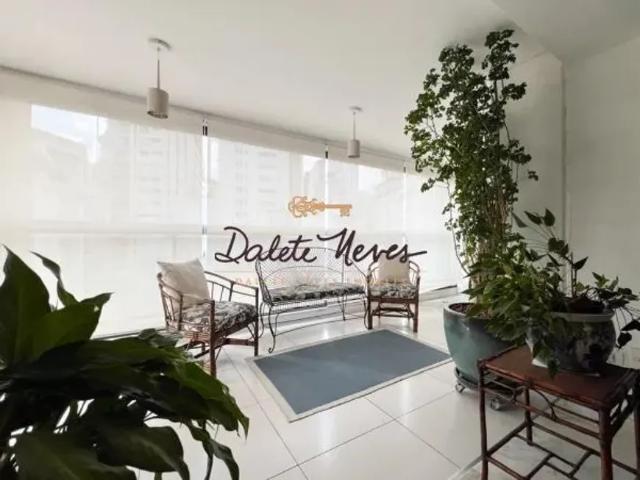 Lindo apartamento com 3 suítes e ótima localização!