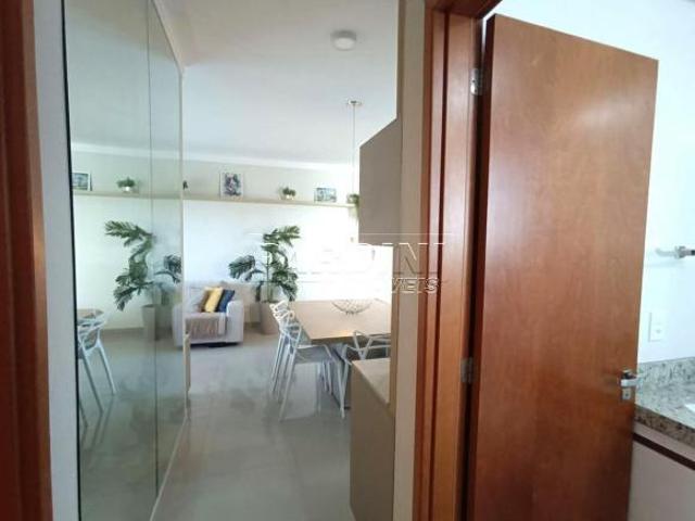 Lindo apartamento com 2 dormitórios e varanda gourmet, em condomínio com piscina, na praia das Tonin