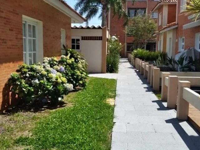 Lindo Apartamento de 1 Dormitório e Meio para Aluguel de Verão!