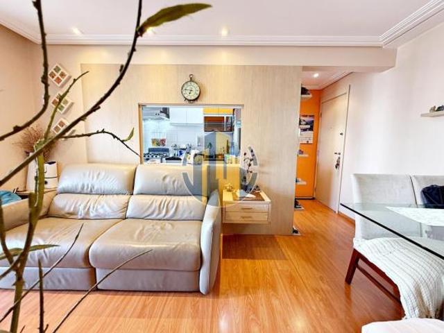 Lindo apartamento de 2 dormitórios com varanda gourmet e 2 vagas de garagem!