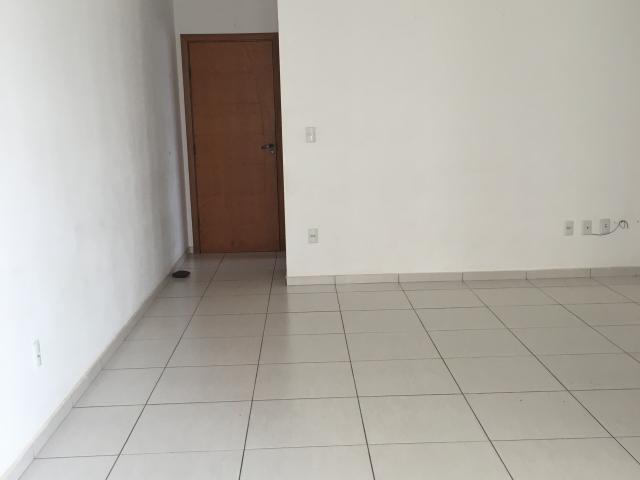 Lindo apartamento e repleto de armários!
