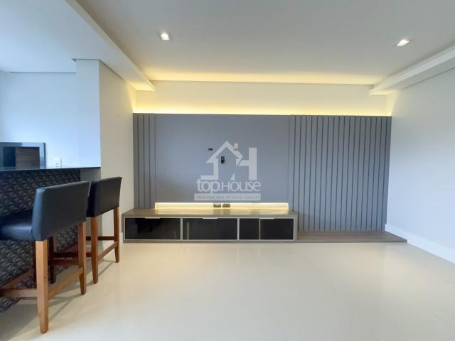 LINDO APARTAMENTO MOBILIADO A 5 MINUTOS DO CENTRO