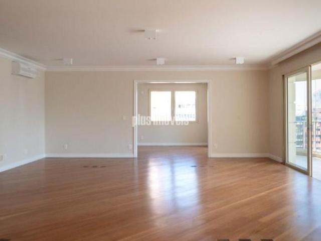 Lindo Apartamento nos Jardins!Prédio de alto padrão!