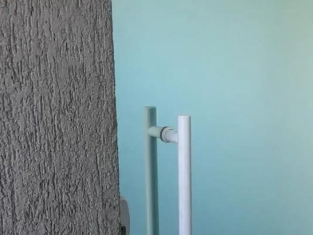 Lindo apartamento para alugar com 02 quarto, com portas e janelas em vidros temperados