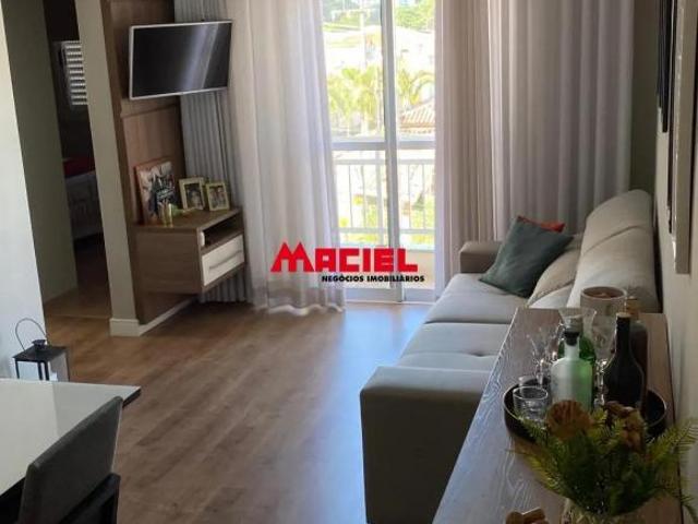 Lindo Apto Mobiliado, com planejados, 2 quartos