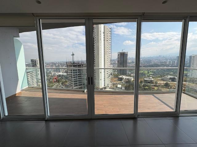 LINDO DEPARTAMENTO EN RENTA EN FIVE BOSQUE REAL