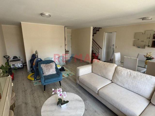 Lindo Duplex En Condominio Home En Venta!