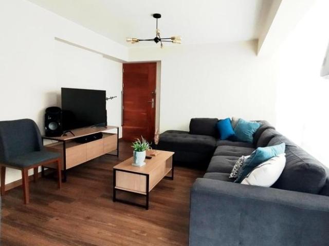 LINDO E ILUMINADO FLAT MIRAFLORINO 99.86M2 CENTRICO Y RESIDENCIAL MAS COCHERA