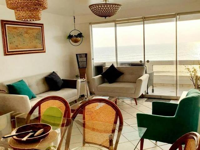 Lindo flat c/ imponente vista al mar / ao 120 m2 c/cochera y depósito