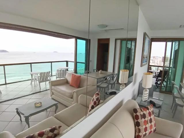 Lindo flat de dois quartos, sendo duas suítes, varanda vista mar