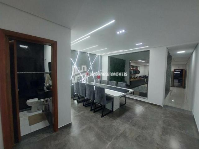 LINDO IMOVEL ALTO PADRÃO, MODERNO E COM FINO ACABAMENTO! REF. HI13939