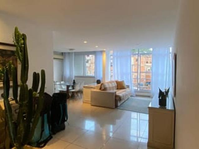 lindo quarto de casal disponível em Ipanema