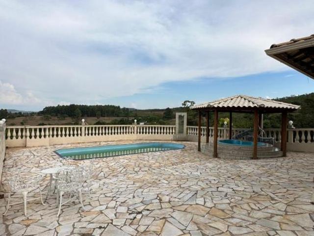 LINDO SÍTIO 60.000m2 COM CASA AMPLA, ÁREA DE LAZER, ÁREA GOURMET E LINDA VISTA EM CLÁUDIO/MG