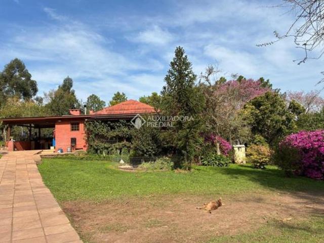 LINDO SÍTIO COM CASA CONFORTÁVEL!