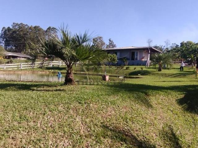 Lindo Sítio com Piscina, Açude e de fácil acesso