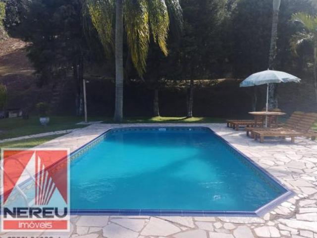 7,5 ALQUEIRES COM PISCINA RIO LAGO E NASCENTE PROPRIA