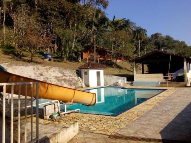 Lindo sítio de 05 alqueires apenas 500m da Rodovia, ideal para formar uma pousada, acampamento e até