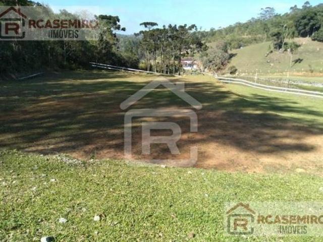 Lindo Sitio rico em água, excelente para moradia e lazer!
