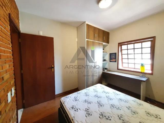 Lindo Sobrado na Vila Oliveira Com acabamento em Madeira
