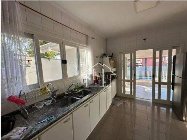 Lindo sobrado no condomínio Altos da Serra 2, terreno de 600 m2 e casa com 300 m2 em rua tranquila n
