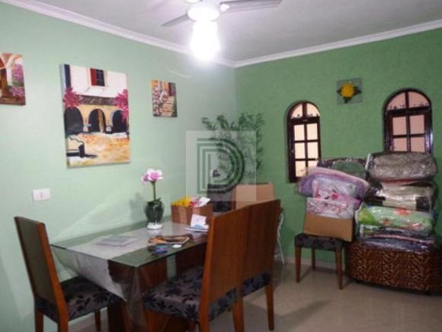 Lindo Sobrado no Jd. D&apos Abril com 3 dormitórios