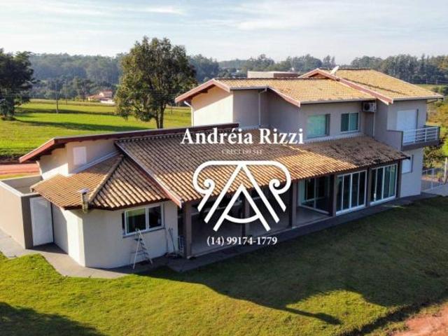 Lindo sobrado à venda, com 276m2, com vista incrível para um vale