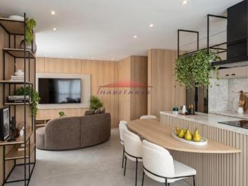 Lindo Sobrado à venda em Curitiba PR, 3 quartos, sendo 1 suíte, 1 sala para dois ambientes, 2 banhei