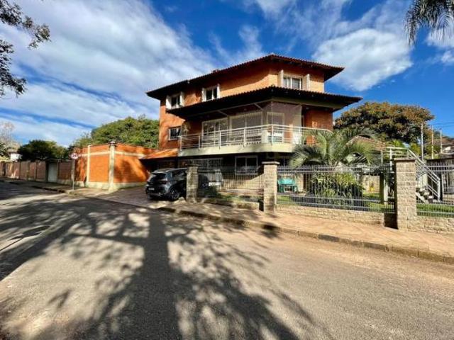 LINDO SOBRADO A VENDA, NA CORONEL CHICUTA, JUNTO AO CENTRO