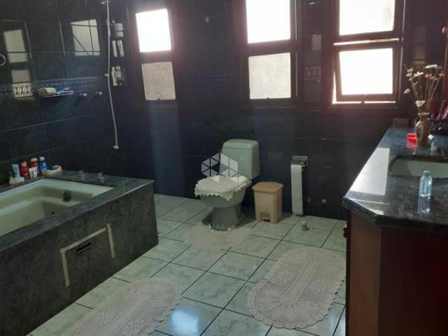 Lindo sobrado com 4 dormitórios e sacada próximo ao Seminário Claretiano em Esteio