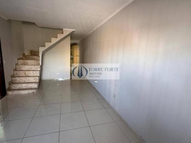 Lindo Sobrado com 3 quartos 3 vagas, churrasquiera no Jardim Santa Adelia