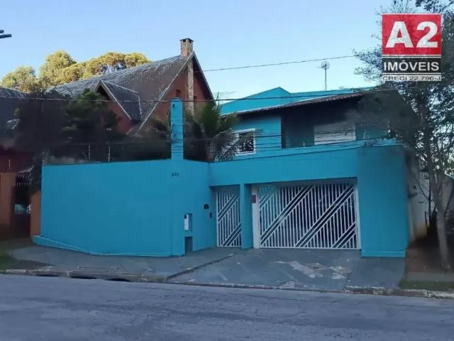 Lindo sobrado com amplo quintal no Parque dos Principes