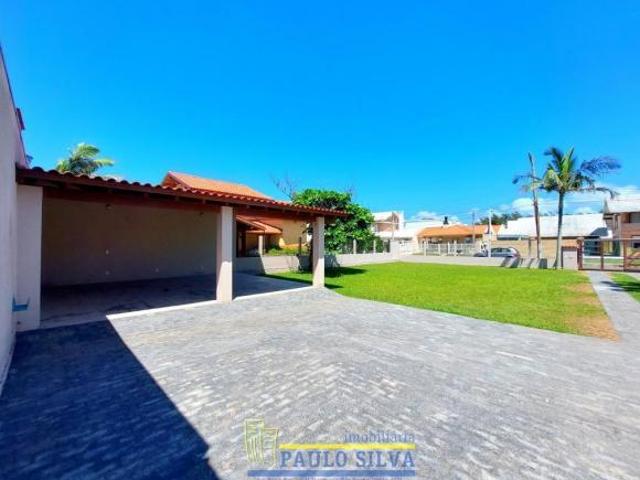 Lindo sobrado, com seis dormitórios, piscina, dois terrenos, no centro de Imbé. R$ 750 Mil